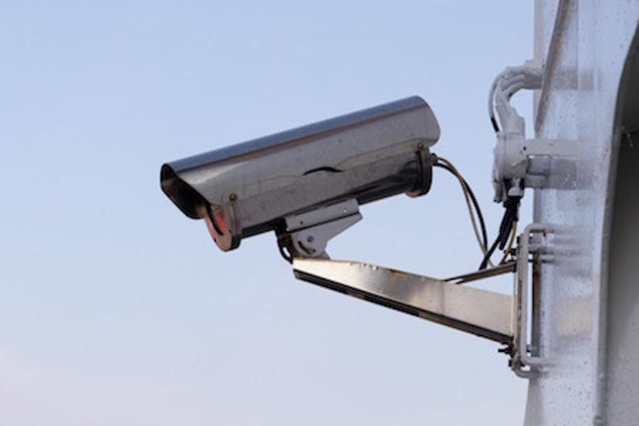 Überwachungskamera zur Videoüberwachung eines Geländes